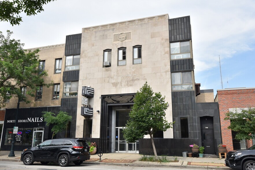 More Photos Of 4001-4015 N Oakland Ave, Shorewood Apartments For Sale