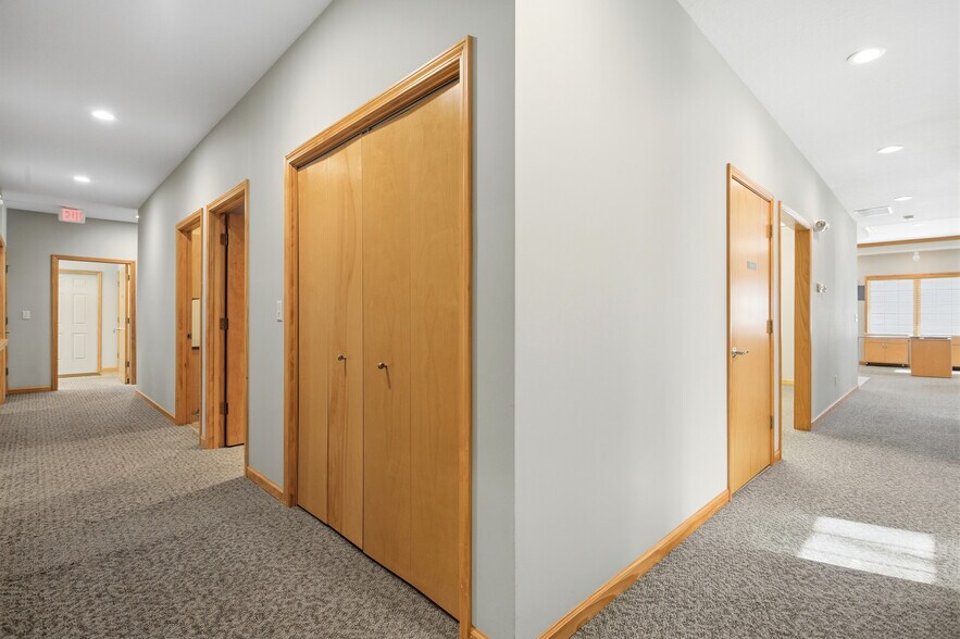 More Photos Of 1700 18th St, Charleston Office For Sale