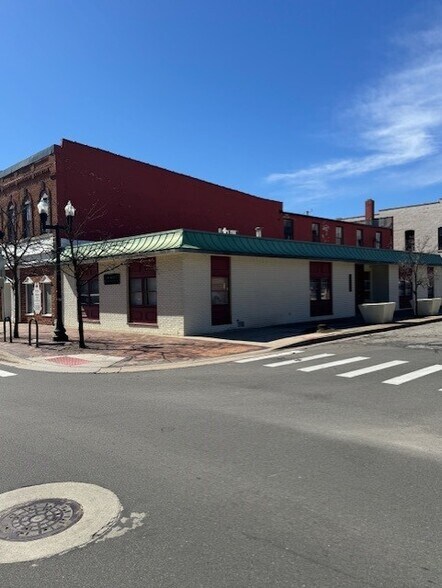 More Photos Of 105 Pearl St, Ypsilanti Office For Lease