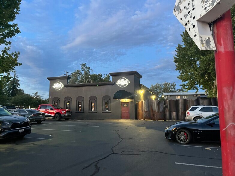 Primary Photo Of 1201 Market St, Redding Specialty For Lease