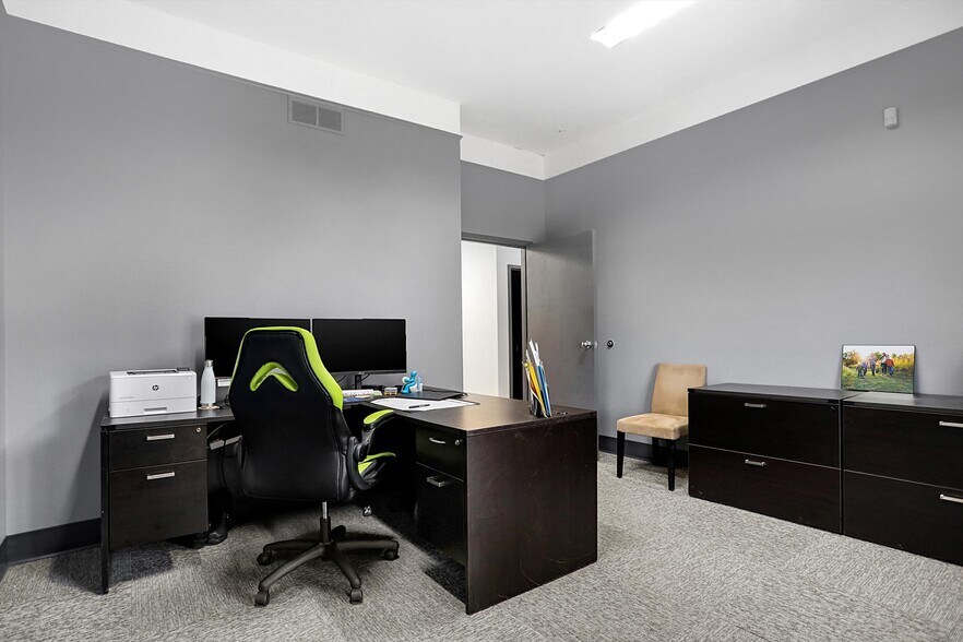 More Photos Of 615 Russell Ave, Indianapolis Medical For Sale