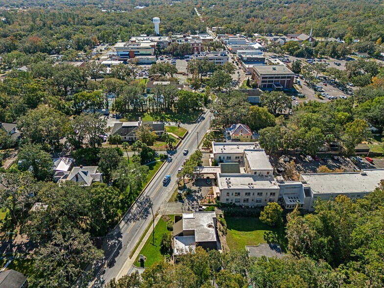 More Photos Of 315 Howell Ave, Brooksville Loft Creative Space For Lease