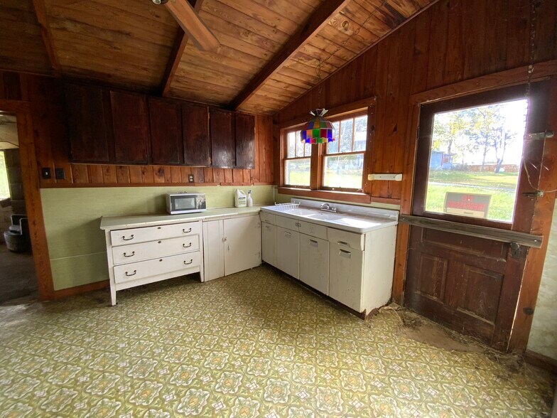 More Photos Of 61 Fairview Rd, Andrews Multifamily For Sale