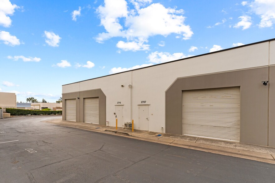 More Photos Of 2701-2715 Saturn St, Brea Light Distribution For Sale