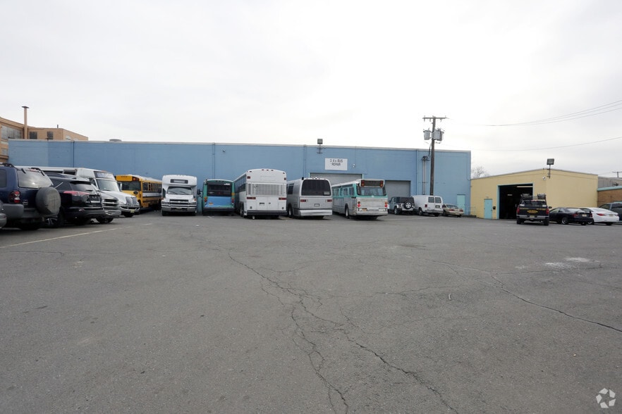 More Photos Of 1-29 Lister Ave, Newark Warehouse For Lease