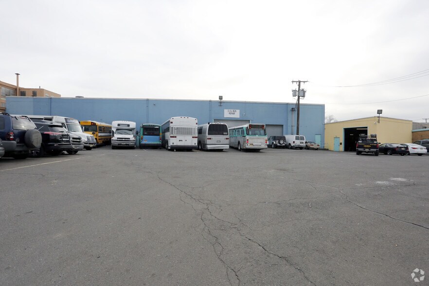More Photos Of 28 Albert Ave, Newark Warehouse For Lease
