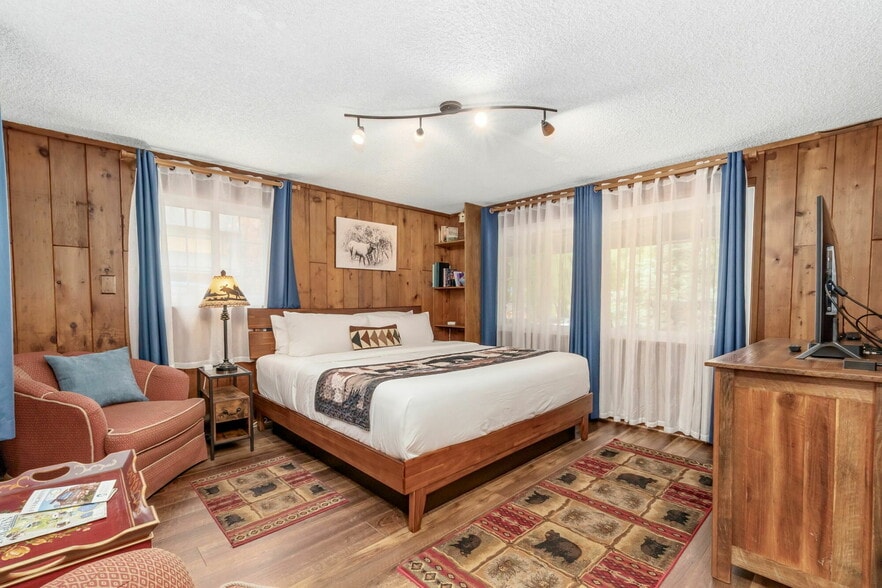 More Photos Of 4980 Highway 73, Evergreen Hotel For Sale