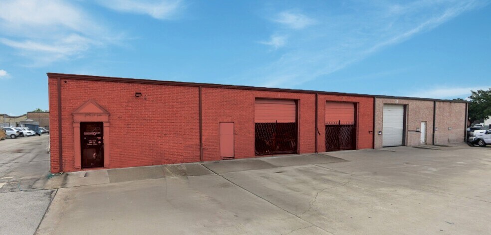 Primary Photo Of 5711 Clarewood Dr, Houston Warehouse For Lease