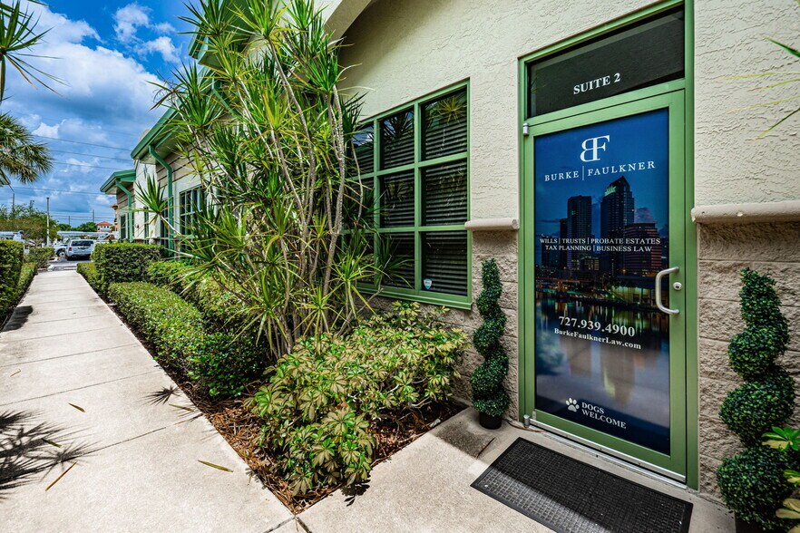 More Photos Of 3937 Tampa Rd, Oldsmar Medical For Lease