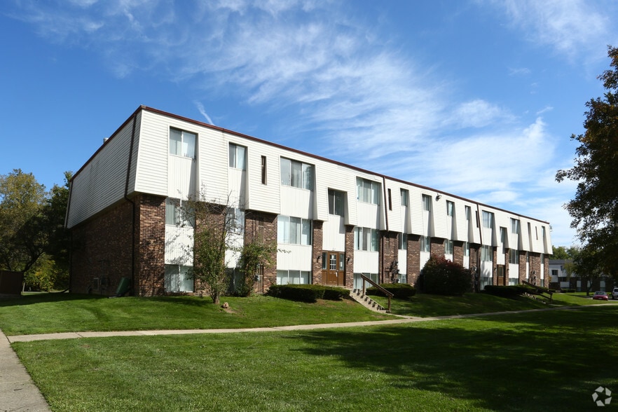 More Photos Of 831 Green Rd, Ypsilanti Apartments For Sale