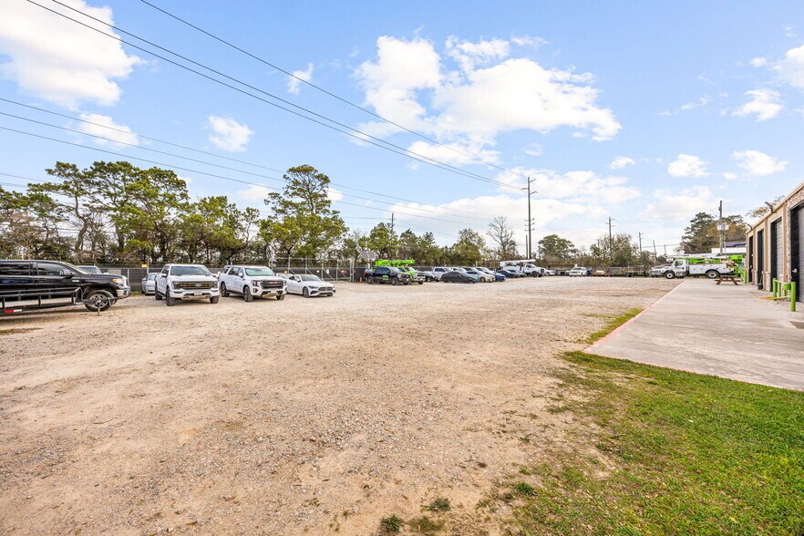 More Photos Of 15720 Garrett Rd, Houston Industrial For Sale