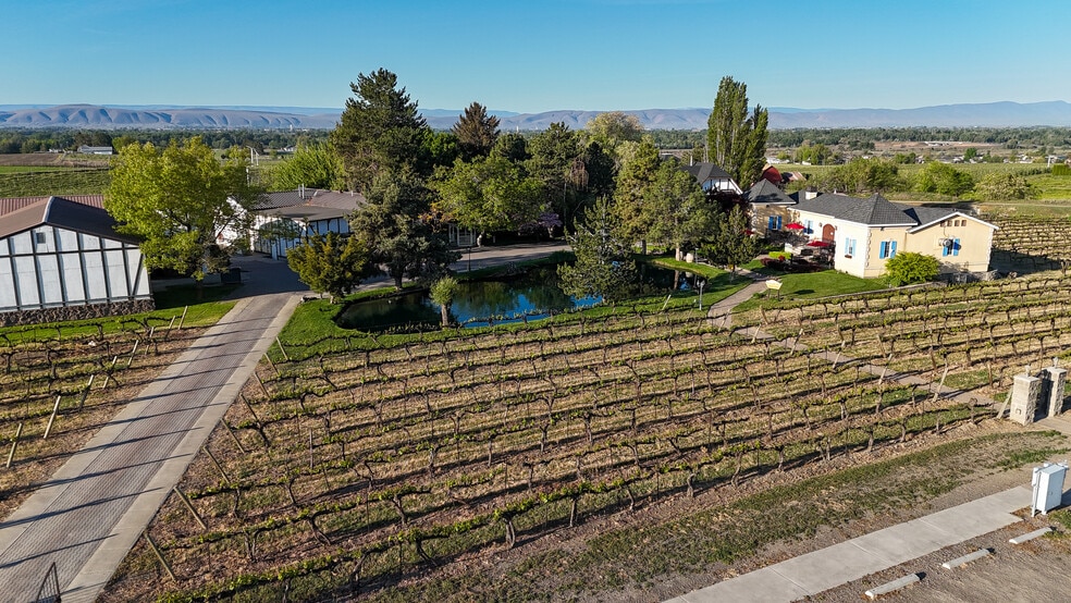 More Photos Of 500 S Bonair Rd, Zillah Winery Vineyard For Sale