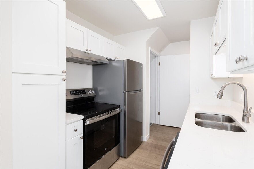 More Photos Of 1842 Hennington Ct, Longmont Multifamily For Sale