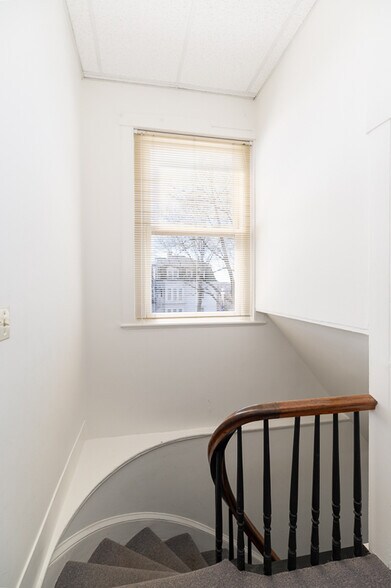 More Photos Of 29 N Main St, Ipswich Office For Sale