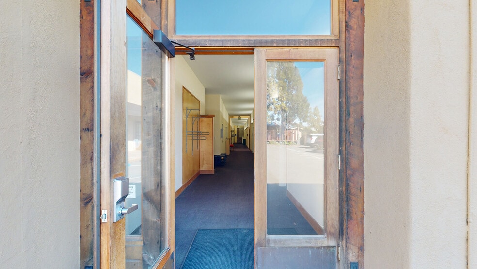 More Photos Of 2530 San Pablo Ave, Berkeley Office For Lease