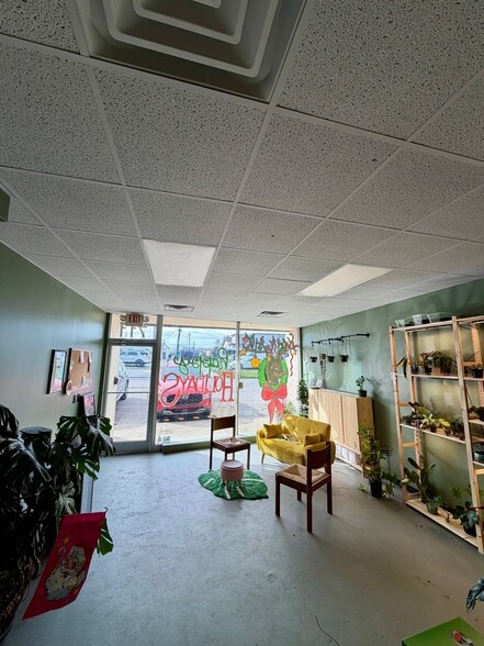 More Photos Of 709-721 Allendale Dr, Lexington Storefront Retail Office For Lease