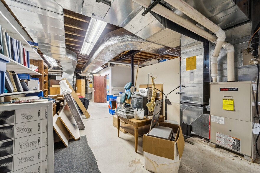 More Photos Of 952 S Park Ave, Fond Du Lac Medical For Sale