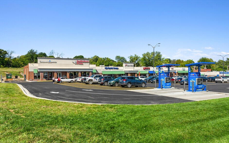 More Photos Of 5400-5536 NE Antioch Rd, Kansas City Unknown For Lease