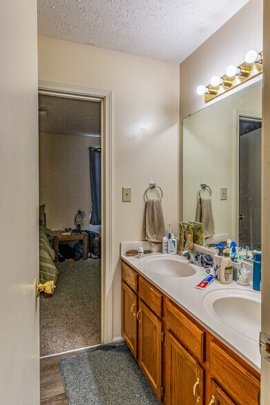 More Photos Of 291 Dunbar Cave Rd, Clarksville Multifamily For Sale