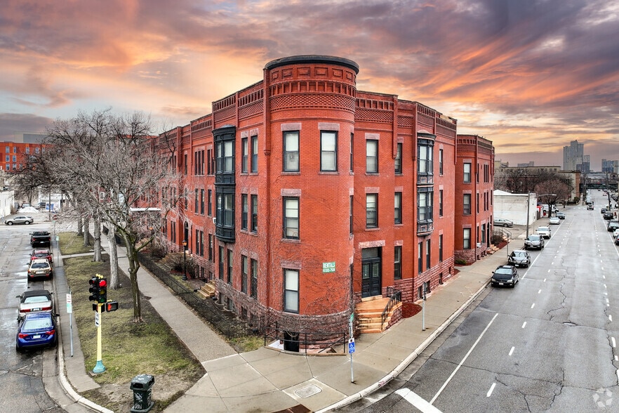 Primary Photo Of 1009 Park Ave, Minneapolis Apartments For Sale