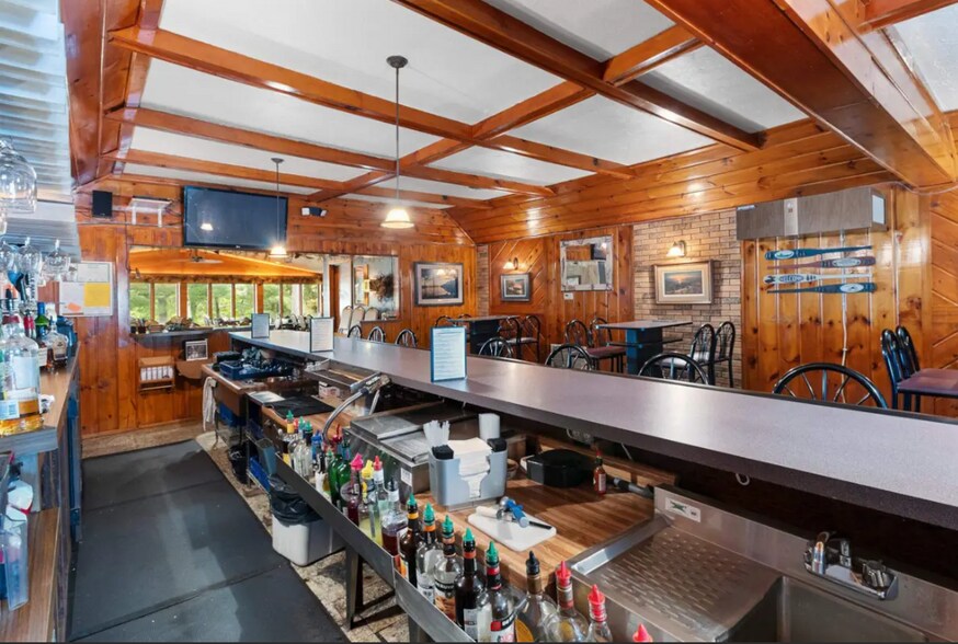More Photos Of 15649 Maiden Lake Rd, Mountain Restaurant For Sale