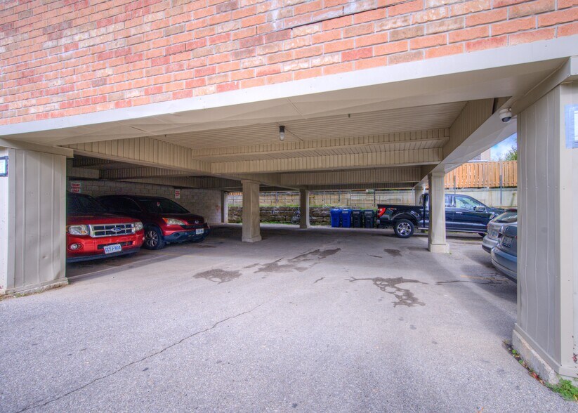 More Photos Of 172 Regina St N, Waterloo Apartments For Sale