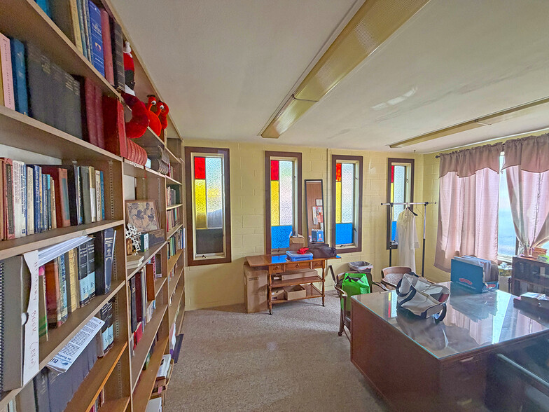 More Photos Of 1503 Broadway, Rockford Religious Facility For Sale