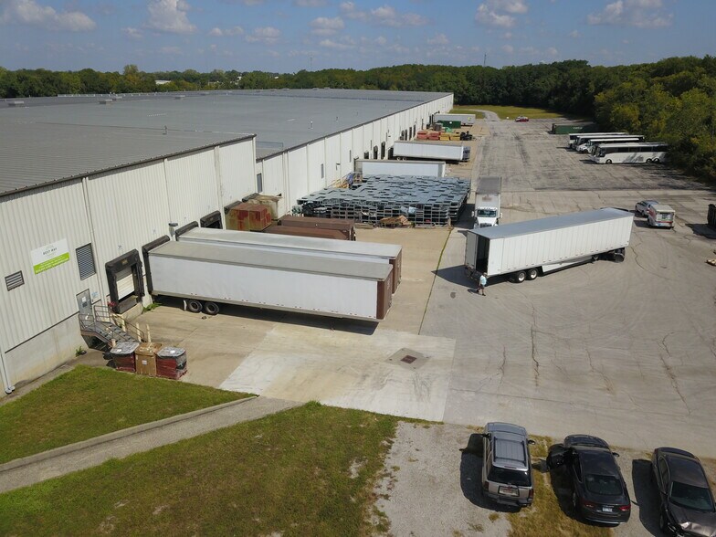 More Photos Of 13201 Arrington Rd, Grandview Manufacturing For Lease