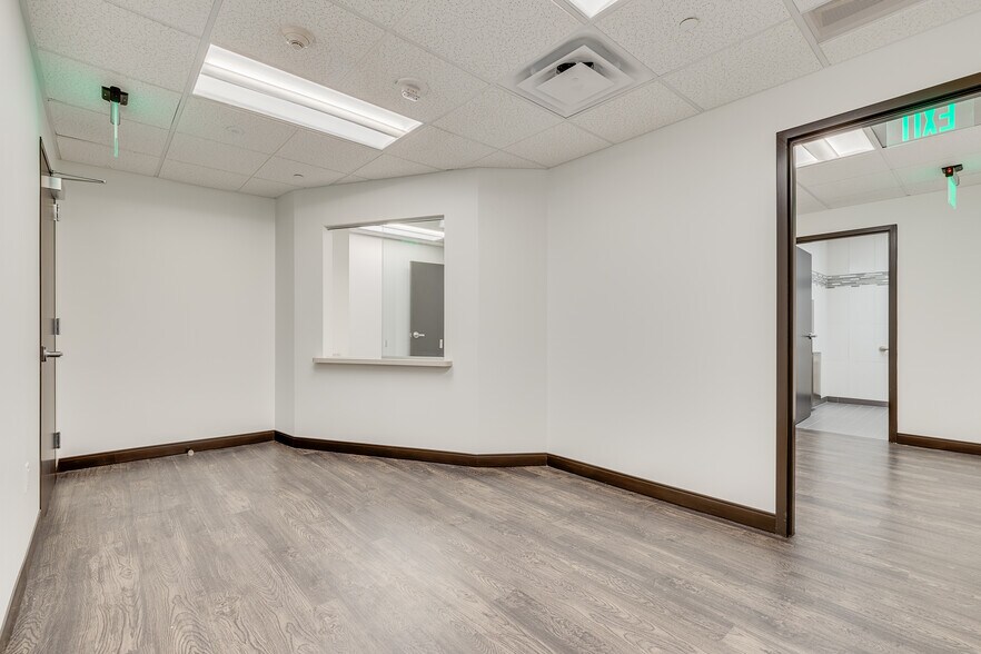 More Photos Of 3600 Gaston Ave, Dallas Office For Sale