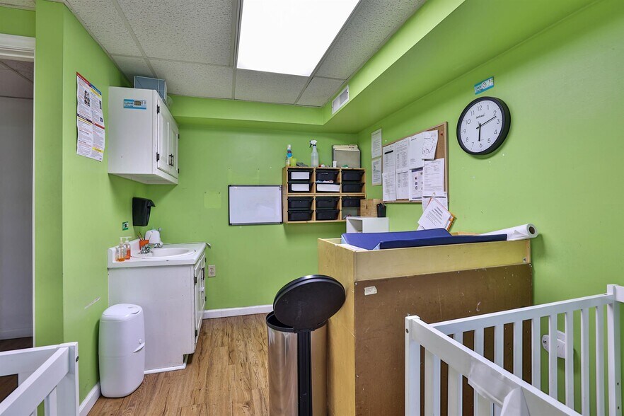 More Photos Of 2651 Highland Ave, Cincinnati Medical For Sale