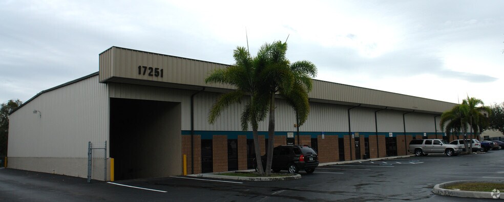 More Photos Of 17251 Alico Center Rd, Fort Myers Showroom For Lease