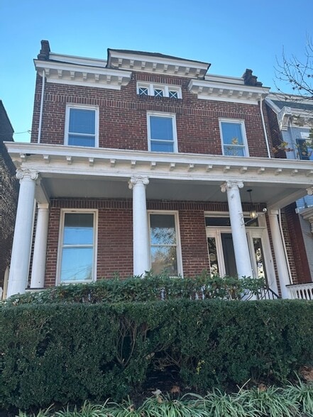 More Photos Of 2111 W Main St, Richmond Office For Lease