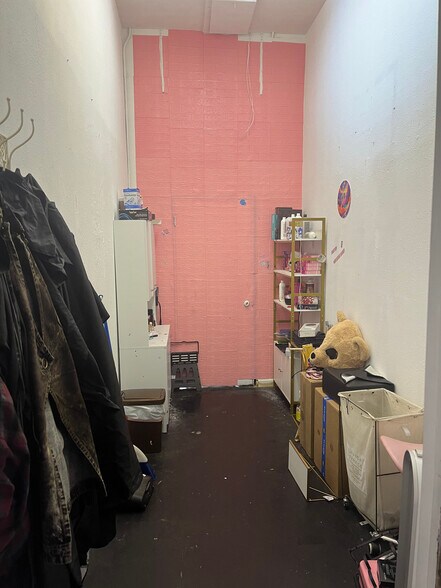 More Photos Of 103 W 6th St, Tyler Flex For Lease