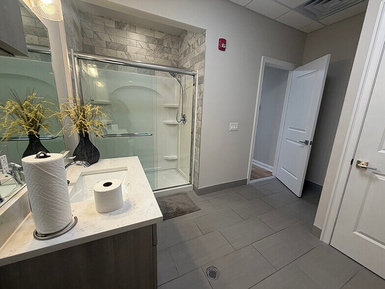 More Photos Of 293 Lafayette Ave, Hawthorne Storefront Retail Office For Lease