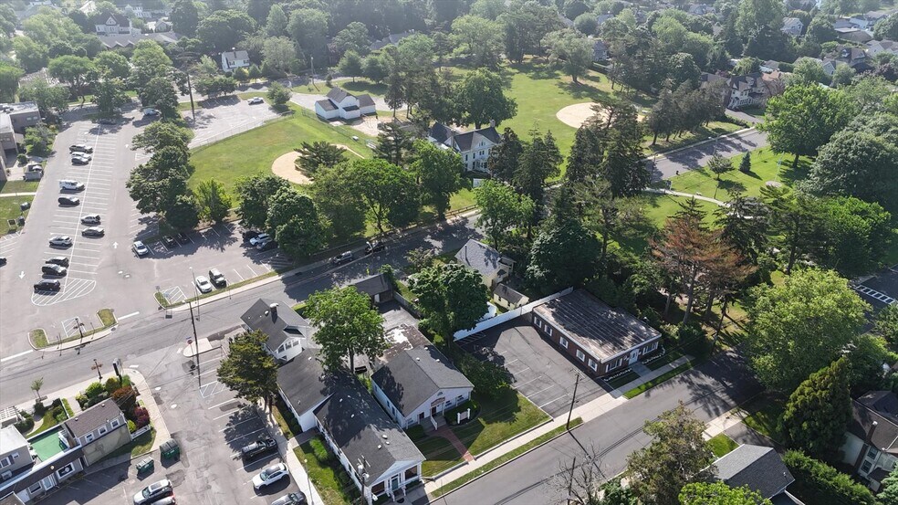 More Photos Of 33 Candee Ave, Sayville Medical For Lease