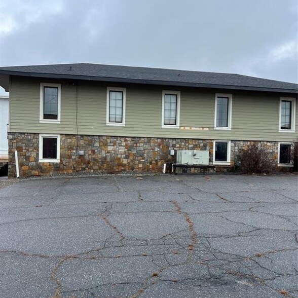 More Photos Of 1 S Main St, Granite Falls Office For Sale