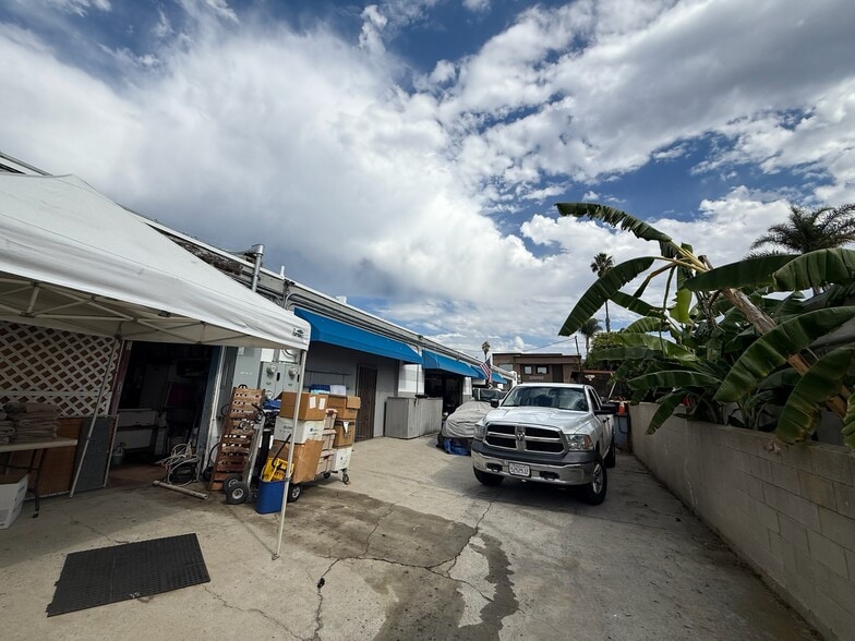 More Photos Of 7464 Draper Ave, La Jolla Service For Sale