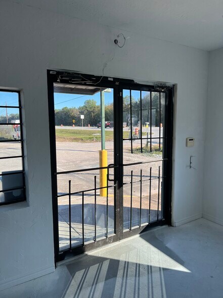 More Photos Of 17111 Highway 242, Conroe Self Storage For Lease