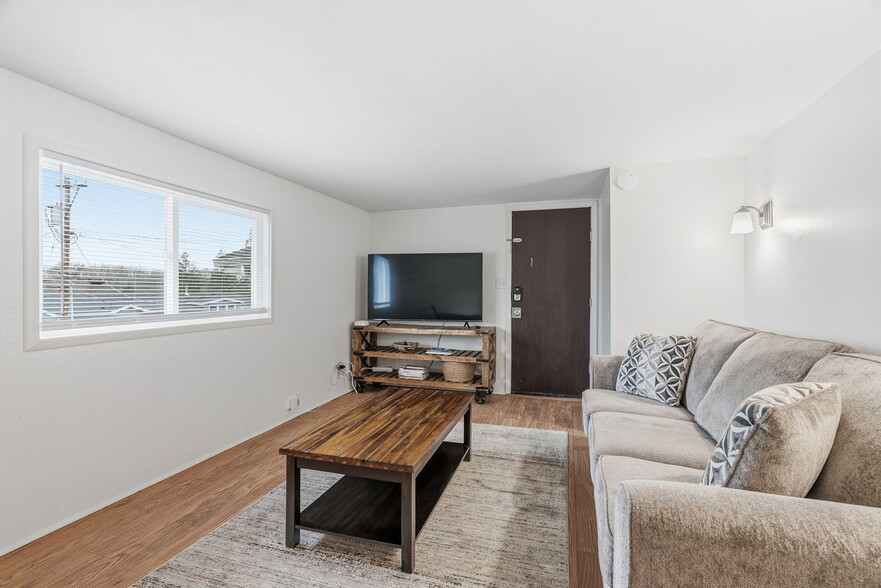 More Photos Of 180 2nd St, Cathlamet Apartments For Sale