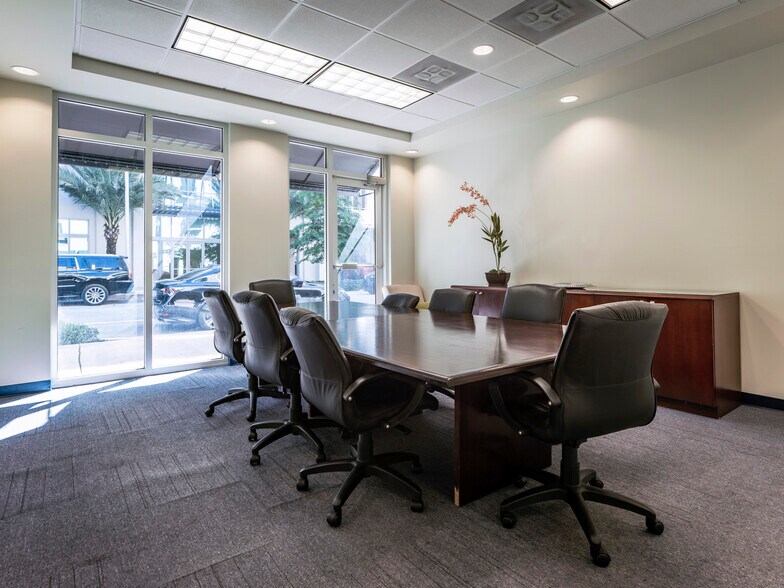 More Photos Of 4070-4090 Laguna St, Coral Gables Medical For Sale