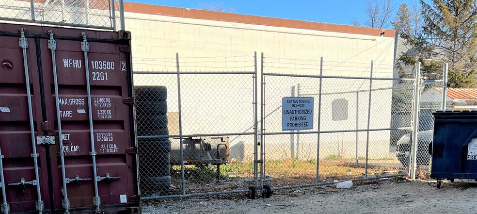More Photos Of 47 Lydia St, Winnipeg Manufacturing For Sale