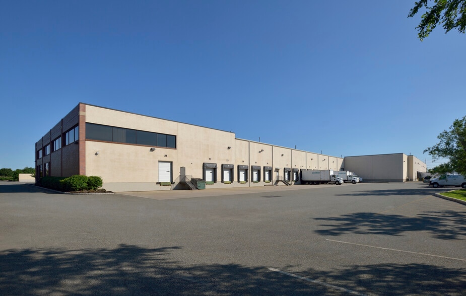 More Photos Of 20 Murray Hill Pky, East Rutherford Light Manufacturing For Lease