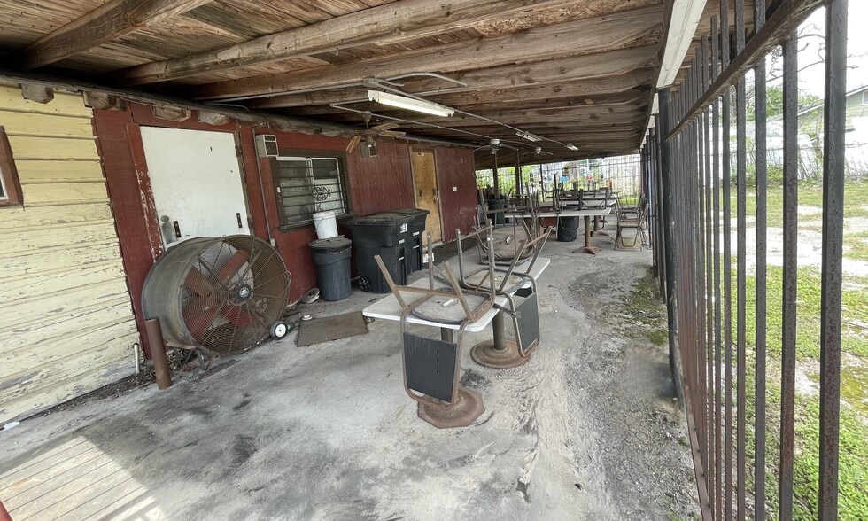 More Photos Of 3717 Crane St, Houston General Retail For Sale