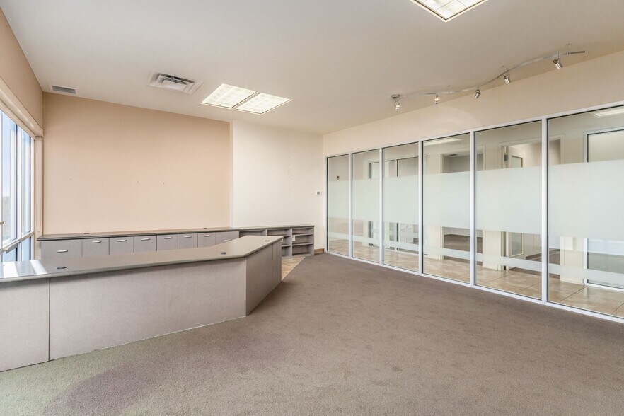 More Photos Of 9039 Antares Ave, Columbus Medical For Lease