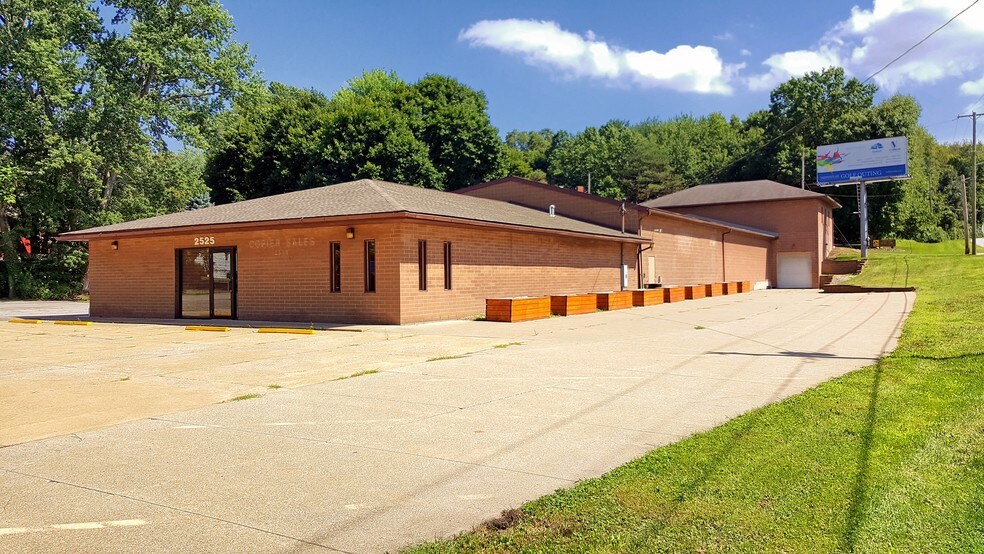Primary Photo Of 2525 S Main St, Akron Office For Lease
