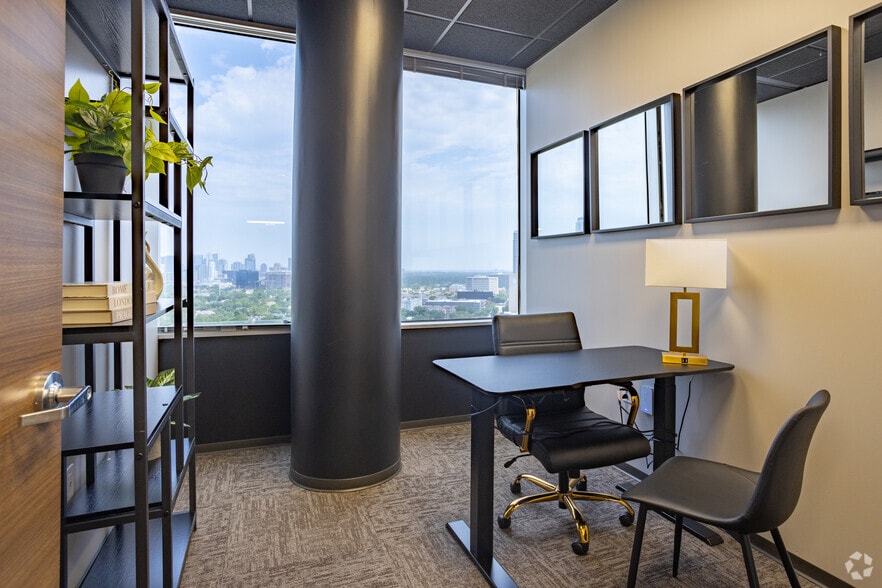 More Photos Of 24 Greenway Plz, Houston Office For Lease