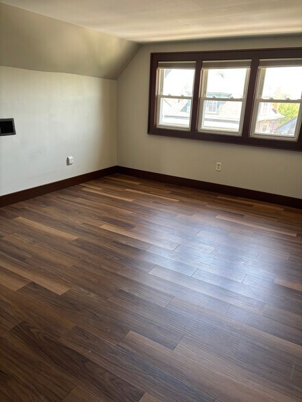More Photos Of 163 S 17th St, Columbus Multifamily For Sale