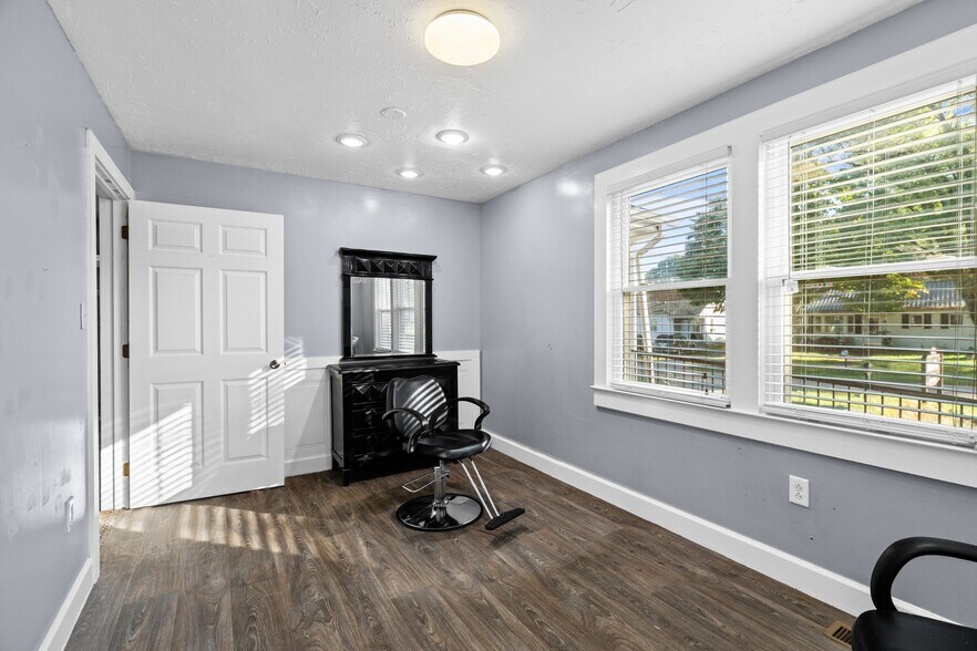 More Photos Of 316 Beech St, Morristown Office For Sale