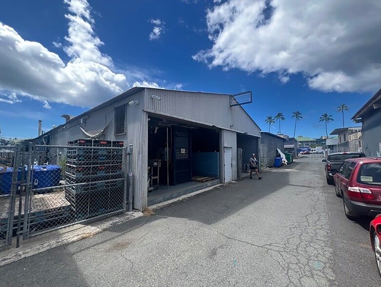 More Photos Of 328 Cooke St, Honolulu Warehouse For Lease