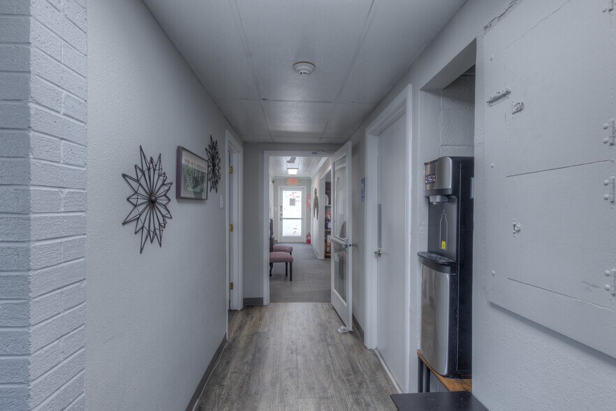 More Photos Of 12 W Dawes Ave, Bixby Office For Sale